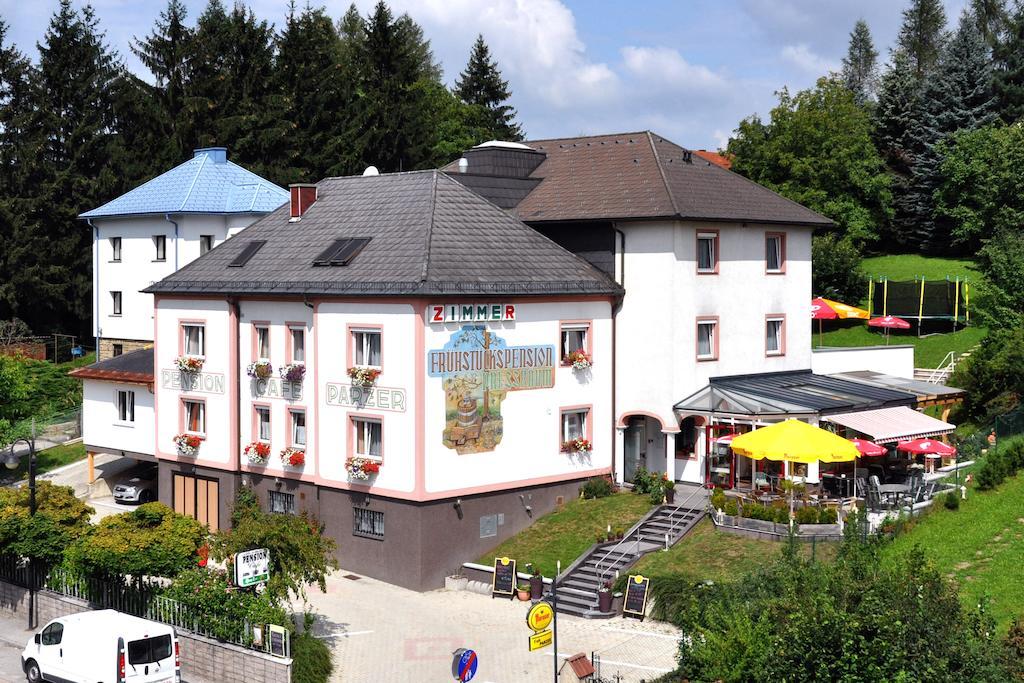 Pension Parzer Pressbaum Bei Wien מראה חיצוני תמונה